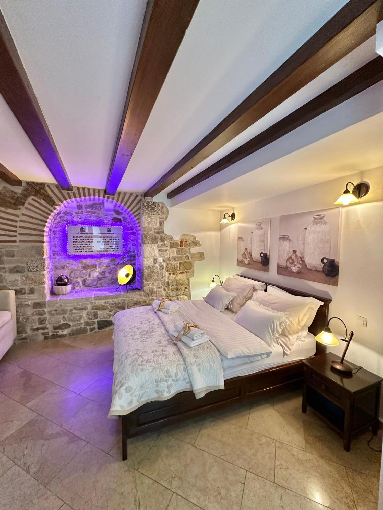 Diocletian Wine Studio Apartment Split Exterior photo