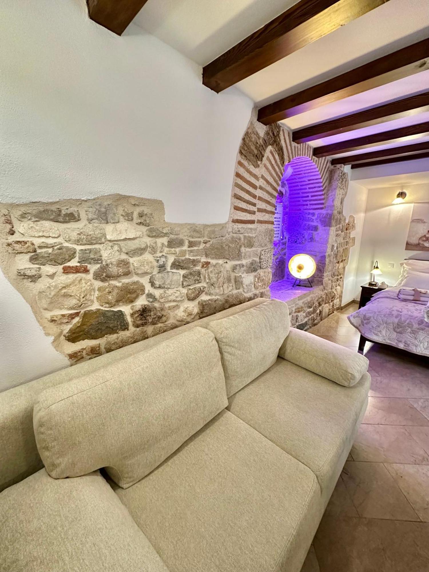 Diocletian Wine Studio Apartment Split Exterior photo
