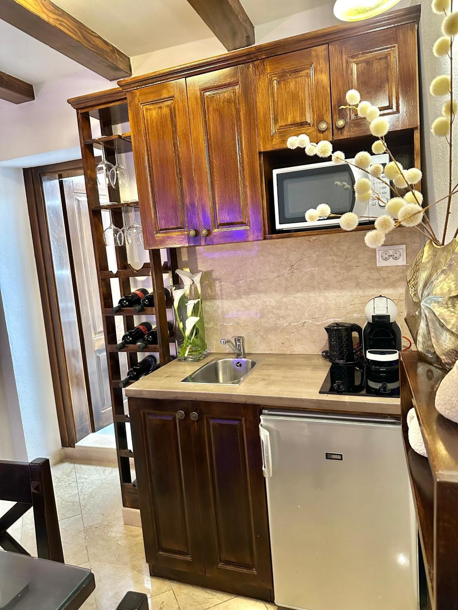 Diocletian Wine Studio Apartment Split Exterior photo